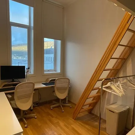 Big Apartment Close To City Centre With Parking Tromso Exterior photo